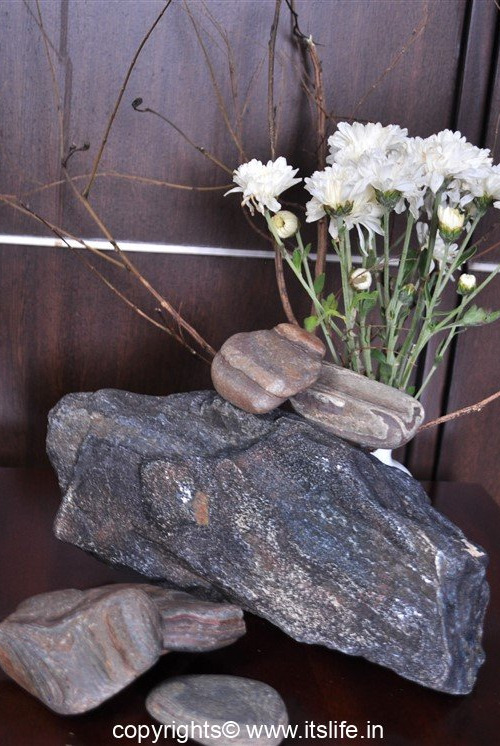 Flower Arrangement – Rock Solid
