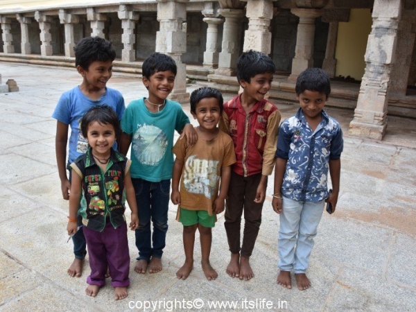 Charming Children Varakodu