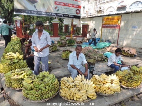 Banana vendors in Mysore