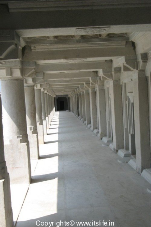 Gopalakrishna Temple, Kannambadi