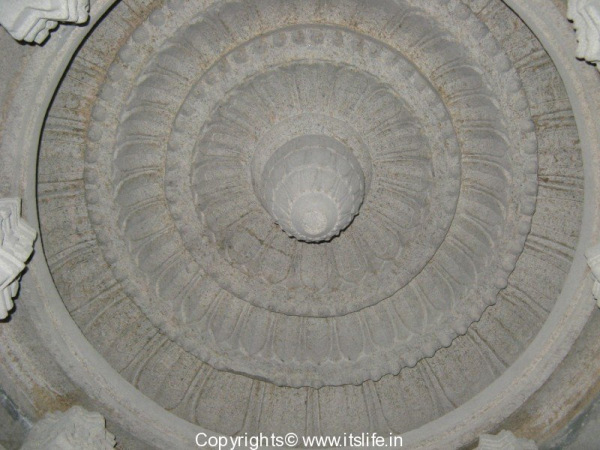 Gopalakrishna Temple, Kannambadi
