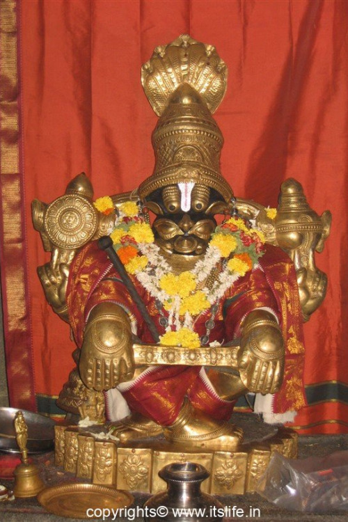 Yoga Narasimha Temple, Todanur