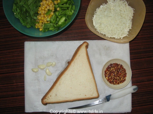 Spinach, Corn and Cheese Sandwich