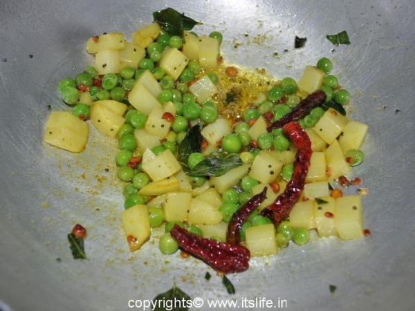 Alu Capsicum Peas Bhath