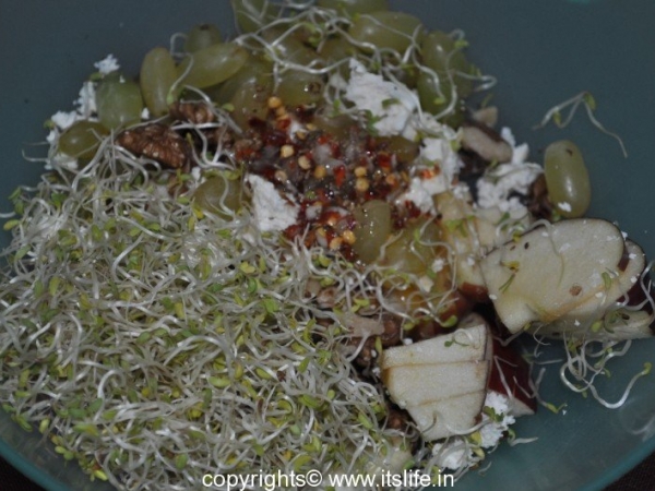 Apple Alfalfa Sprouts Salad