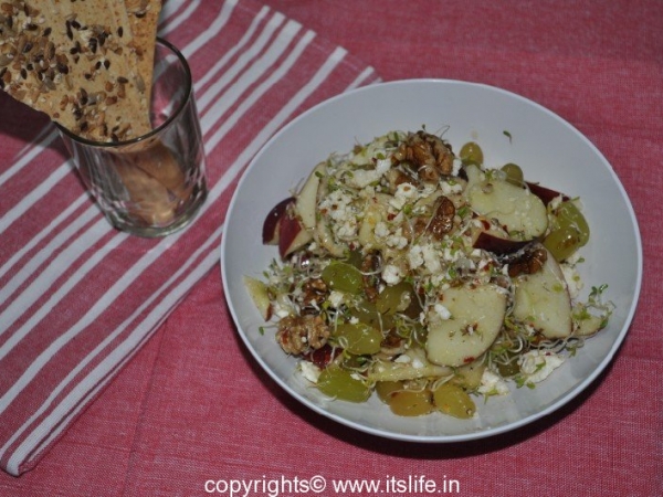 Apple Alfalfa Sprouts Salad