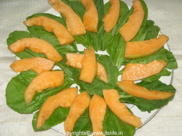Spinach Cantaloupe Salad with Mint