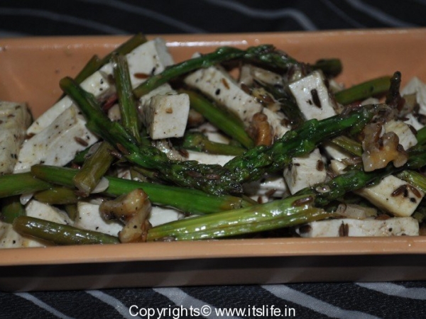 Cottage Cheese and Asparagus Stir fry