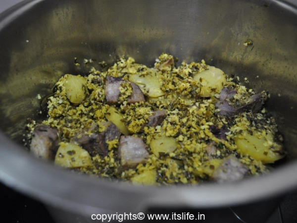 Gujarati Undhiyu Recipe