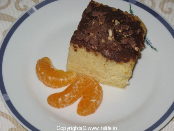 Vanilla Cake with Chocolate Icing