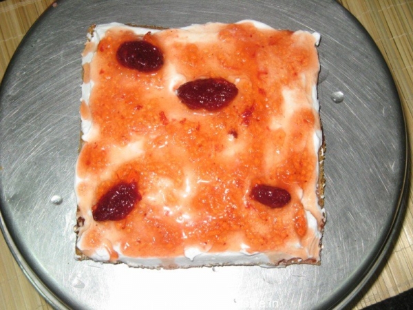 Eggless Strawberry Pastry