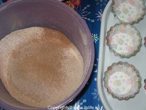 Eggless Wheat Apple Cup Cakes