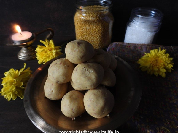 recipes-indian-sweets-moongdal-laddoo-1