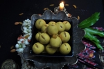 recipes-indian-sweets-besan-laddoo-new (8)