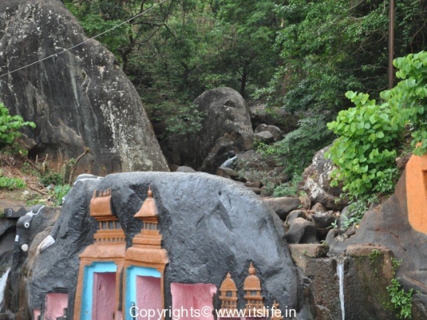 Kallathagiri Waterfalls