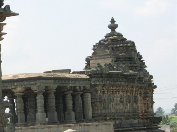 Nanneshwara temple Lakkundi