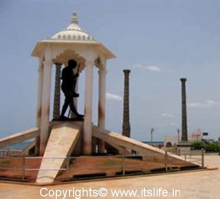 gandhi-statue