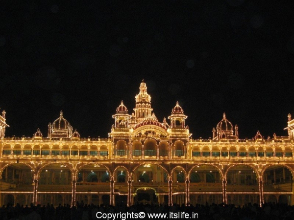 travel-mysore-ill-palace2.jpg